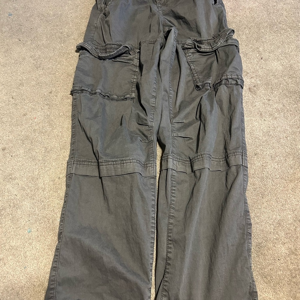 Women’s garage grey cargo pants